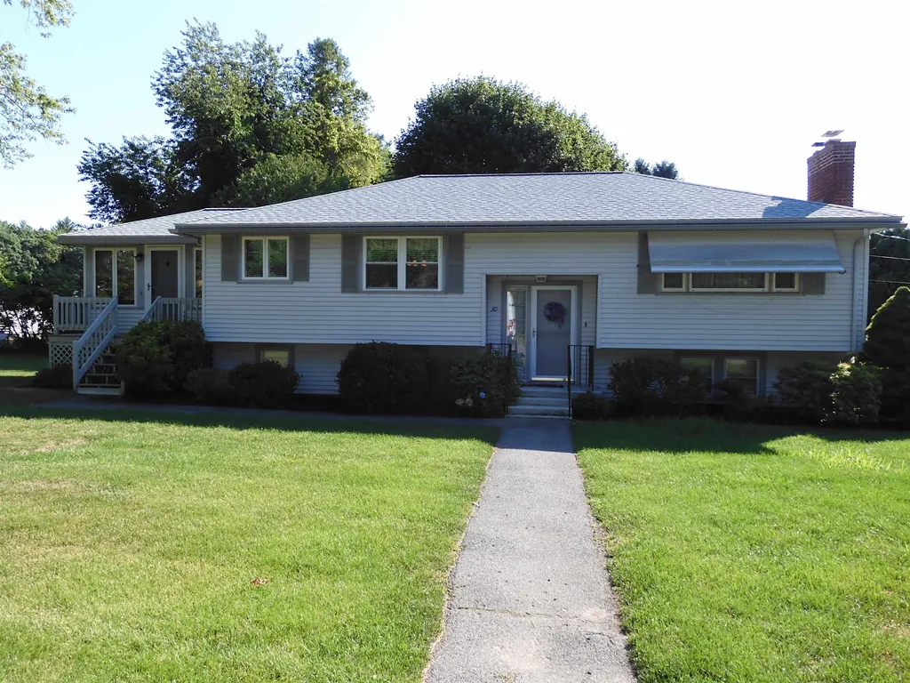 30 Crestwood Circle Salem NH 03079