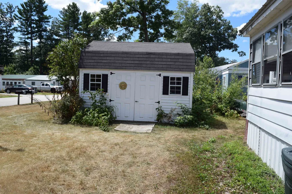 11 Clayton Avenue Rochester NH 03867