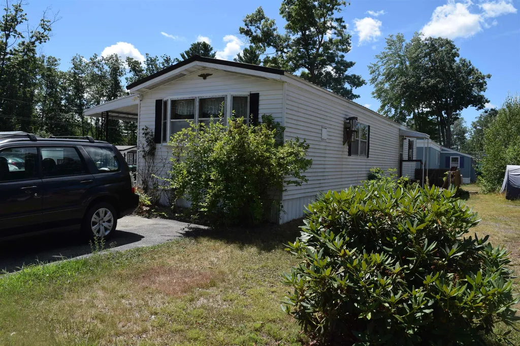 11 Clayton Avenue Rochester NH 03867
