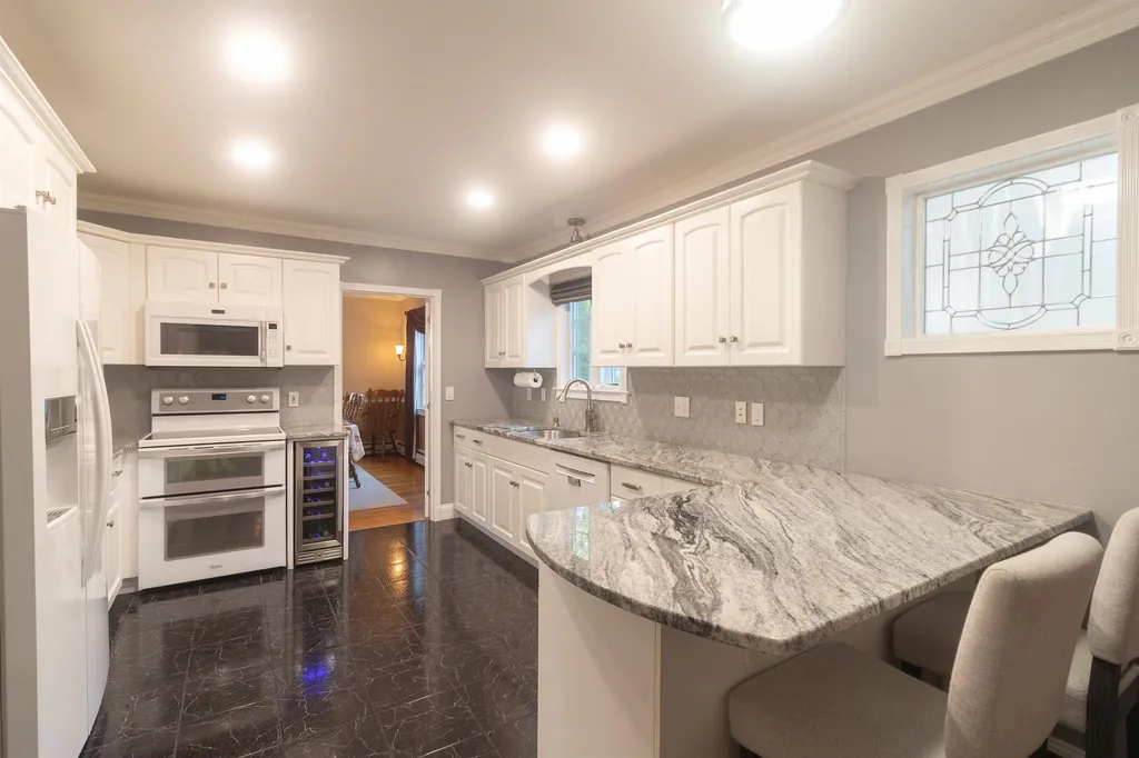 81 Carolan Avenue Hampton NH 03842