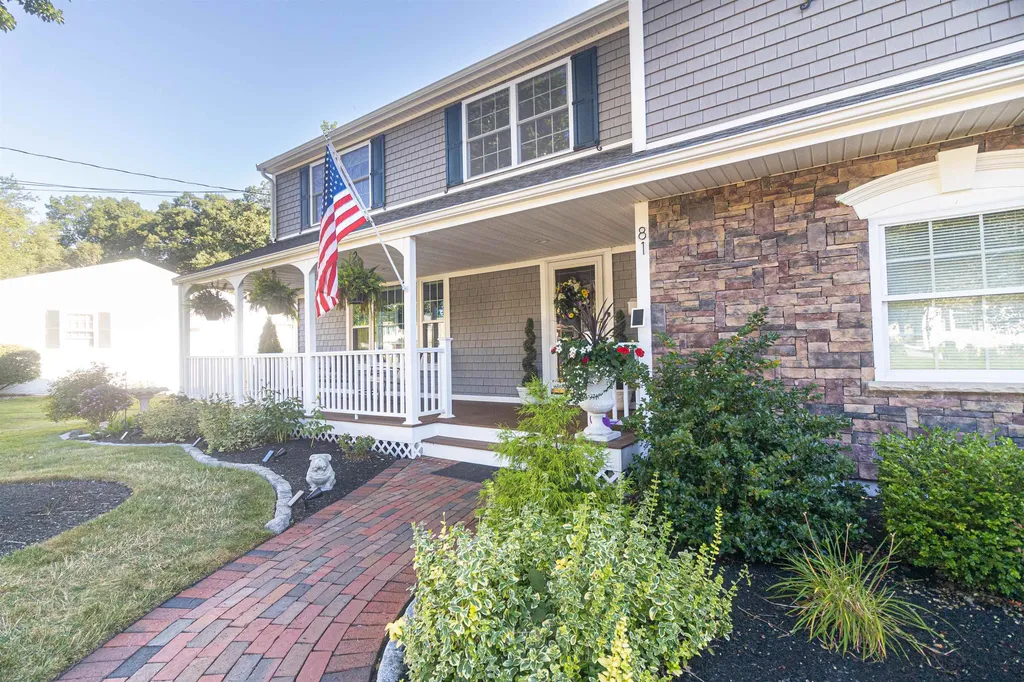 81 Carolan Avenue Hampton NH 03842
