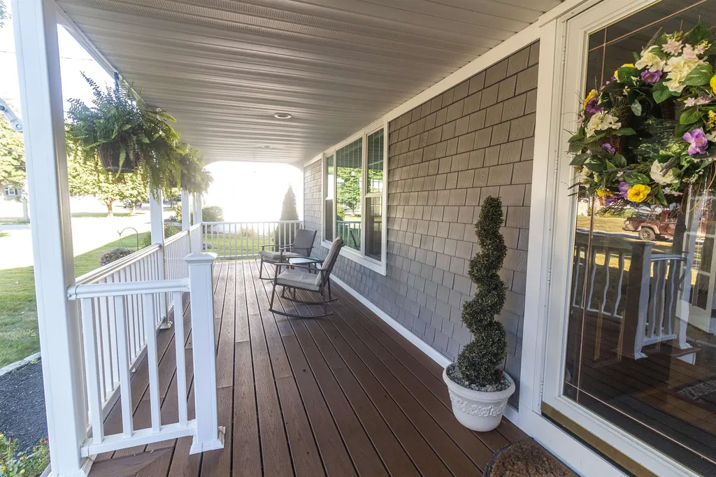 81 Carolan Avenue Hampton NH 03842