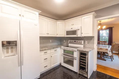 81 Carolan Avenue Hampton NH 03842
