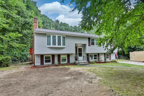 43 Wedgewood Drive Londonderry NH 03053