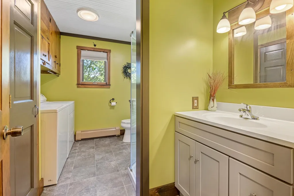 111 Dyke Drive Orford NH 03777