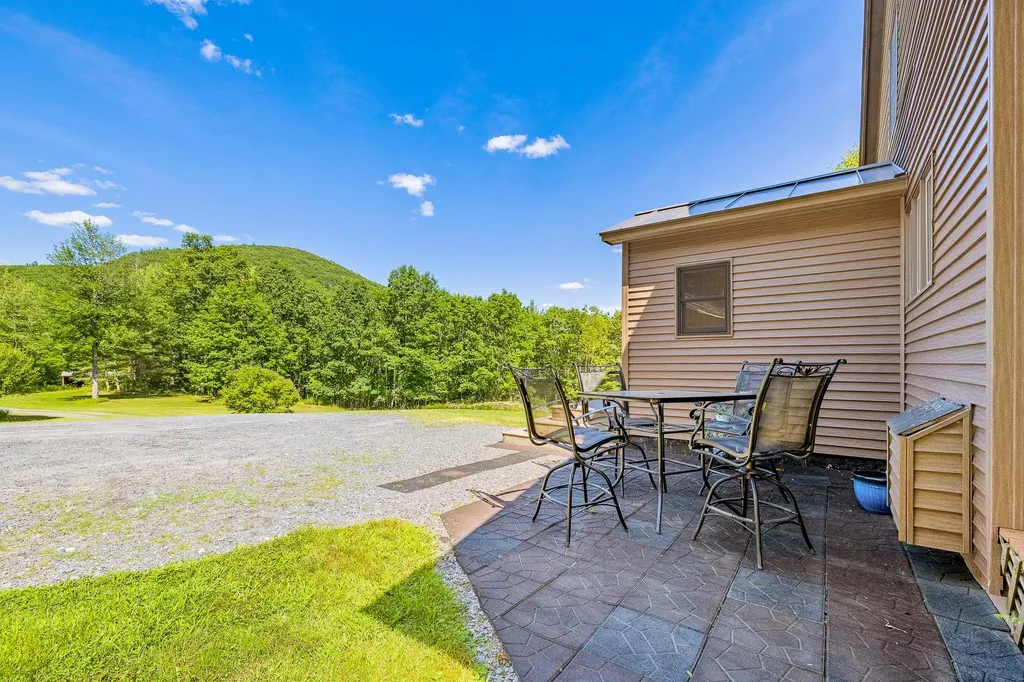 111 Dyke Drive Orford NH 03777