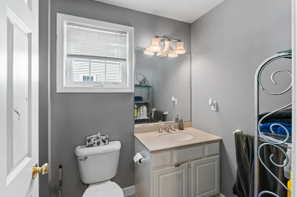 61b Pennichuck Street Nashua NH 03064