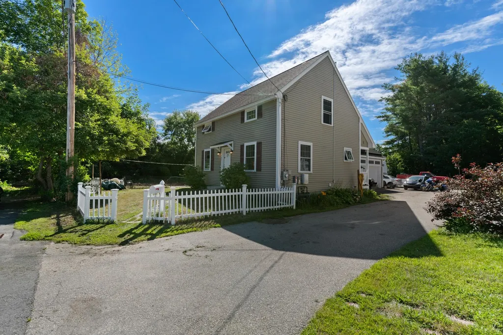 61b Pennichuck Street Nashua NH 03064