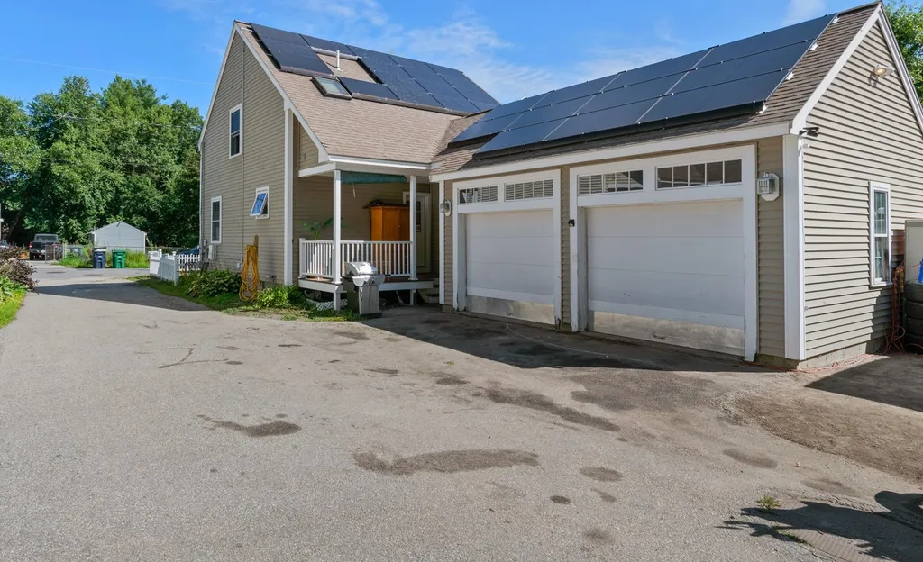 61b Pennichuck Street Nashua NH 03064