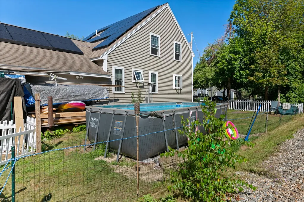 61b Pennichuck Street Nashua NH 03064
