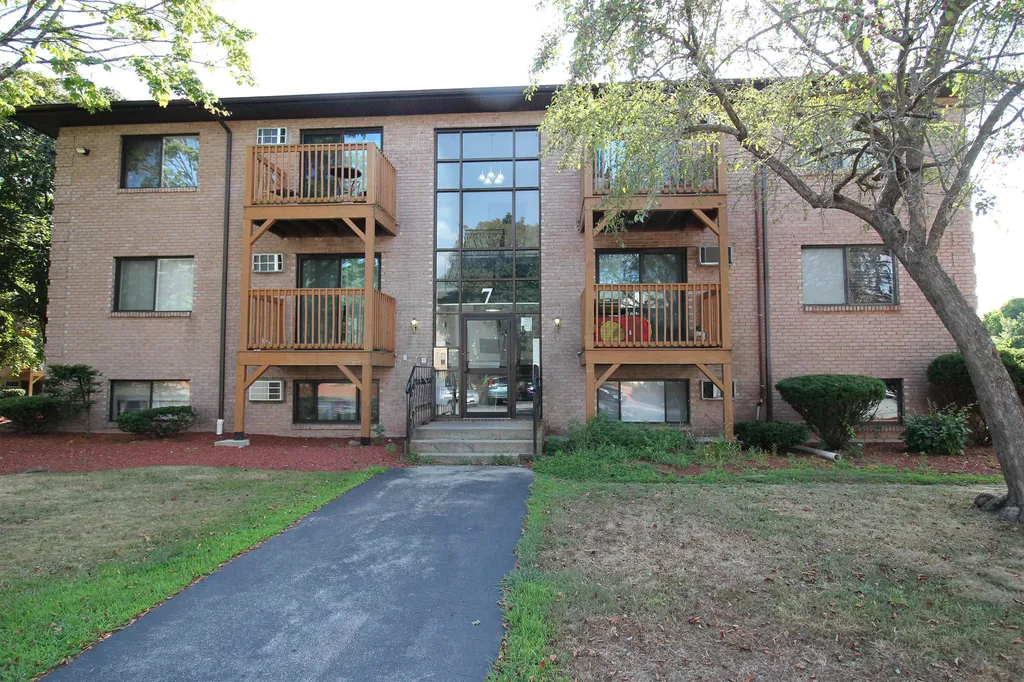 7 Lancelot Court Salem NH 03079