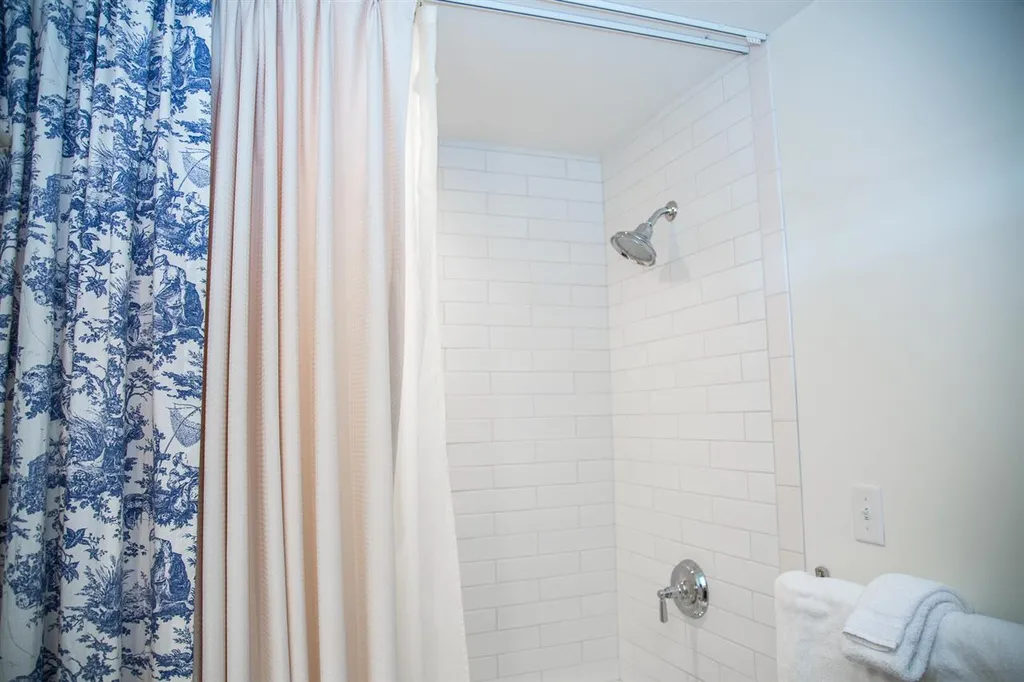 102 Forest 206 / Iii Drive Warren VT 05674