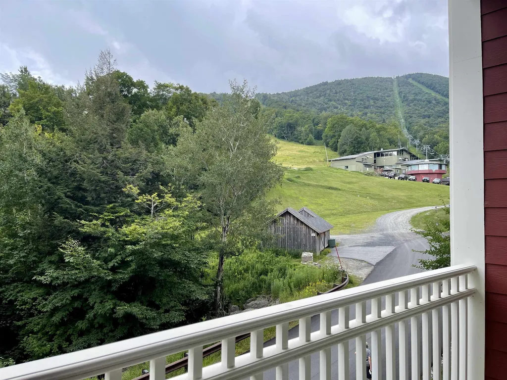 102 Forest 206 / Iii Drive Warren VT 05674