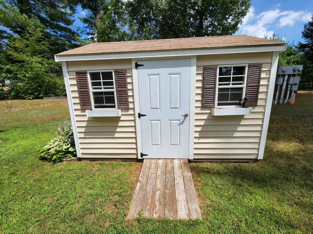 34 Pinewood Trail Concord NH 03301