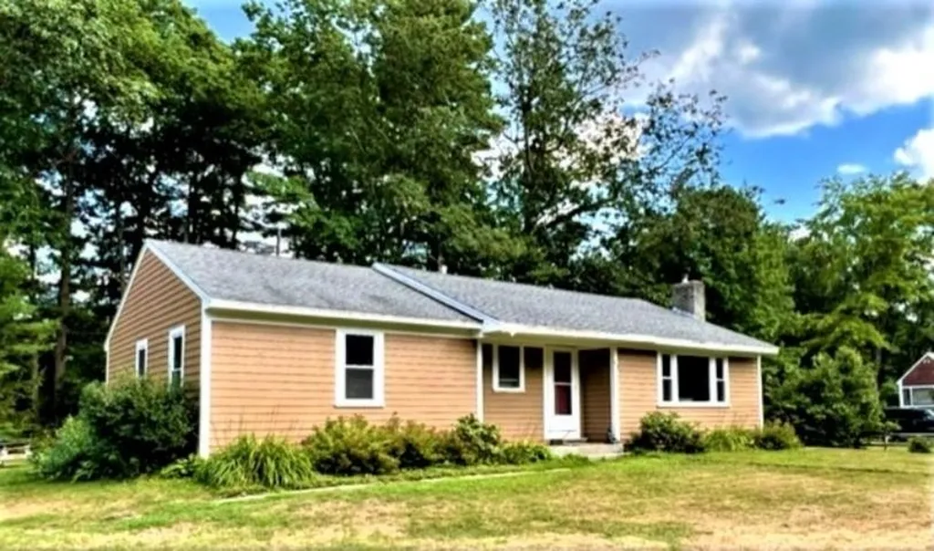 53 Spring Street Swanzey NH 03446