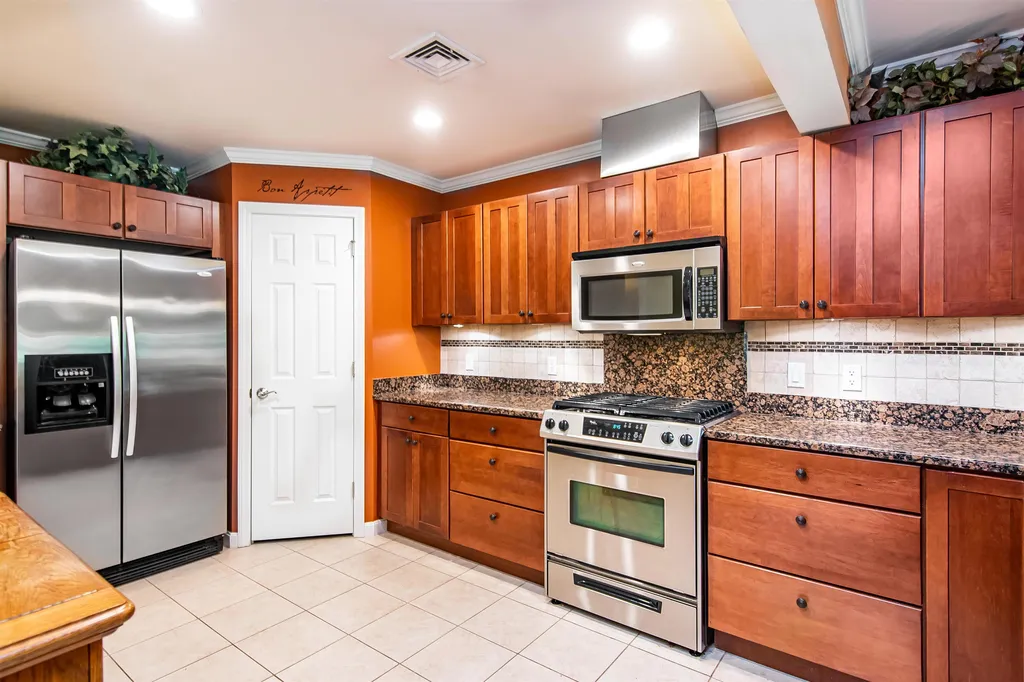 186 Hummingbird Lane South Burlington VT 05403