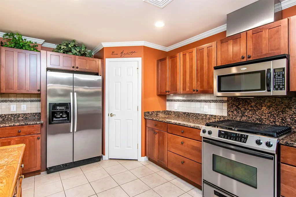 186 Hummingbird Lane South Burlington VT 05403