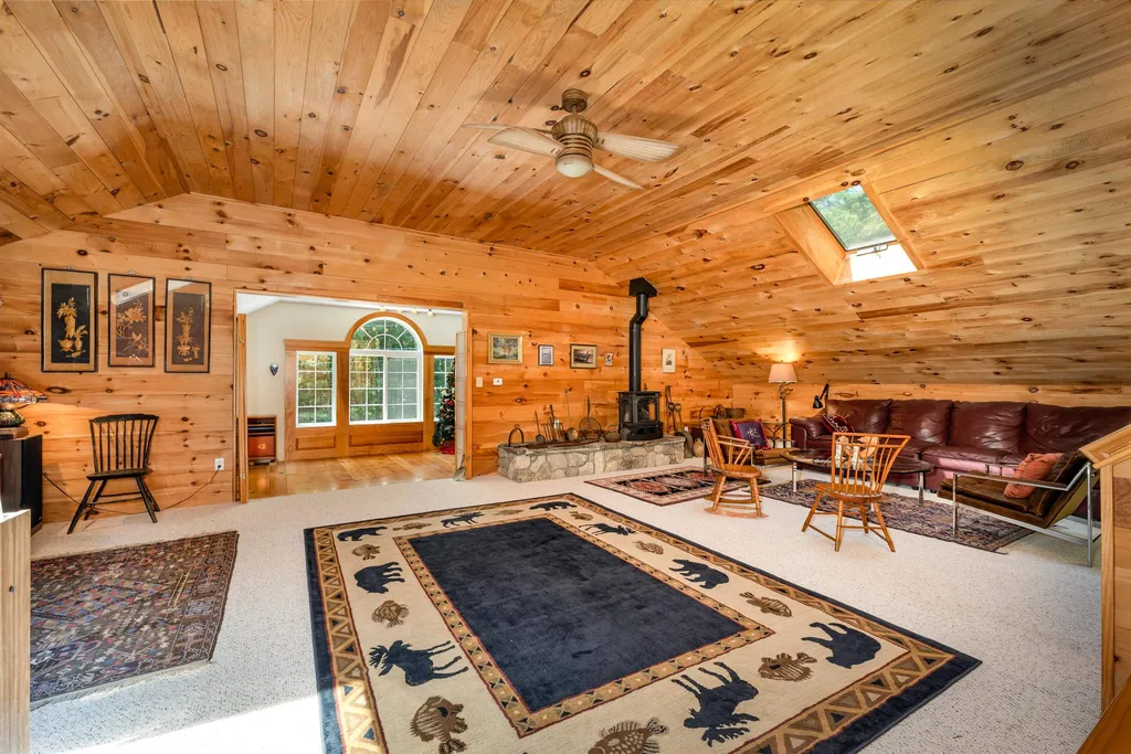 35 Hazelwood Drive Hudson NH 03051