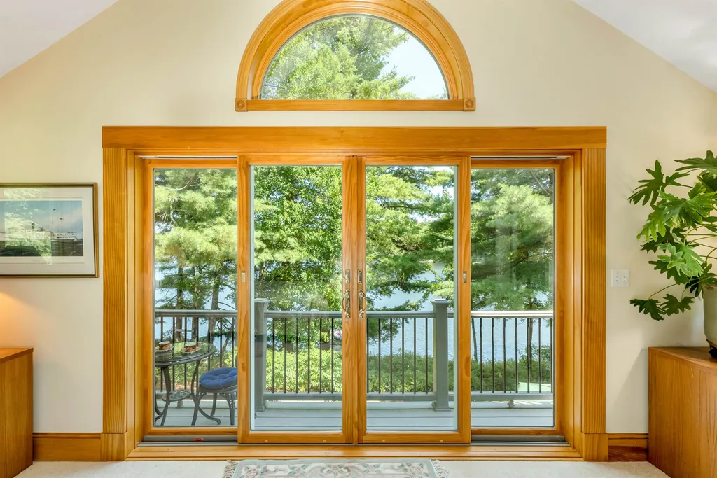 35 Hazelwood Drive Hudson NH 03051