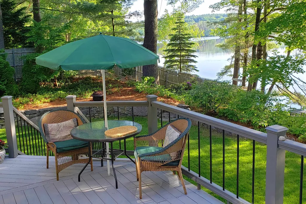 35 Hazelwood Drive Hudson NH 03051