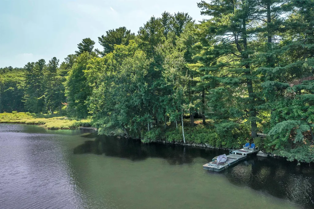 35 Hazelwood Drive Hudson NH 03051