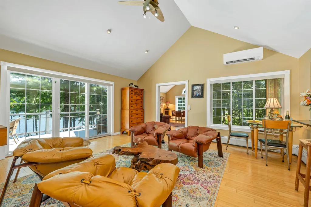 35 Hazelwood Drive Hudson NH 03051