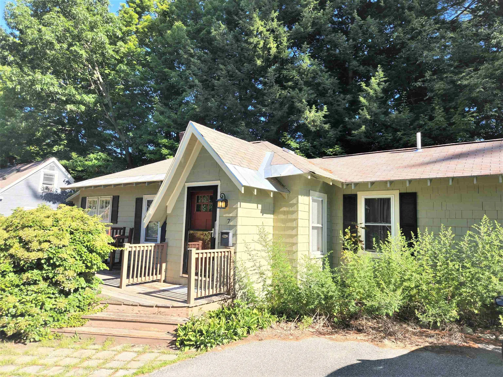 7 Longwood Place Claremont NH 03743