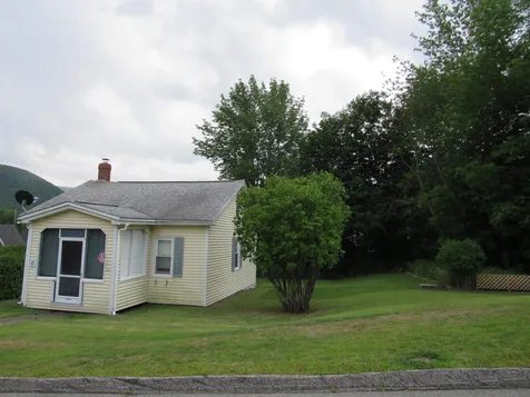 9 1st Street Gorham NH 03581