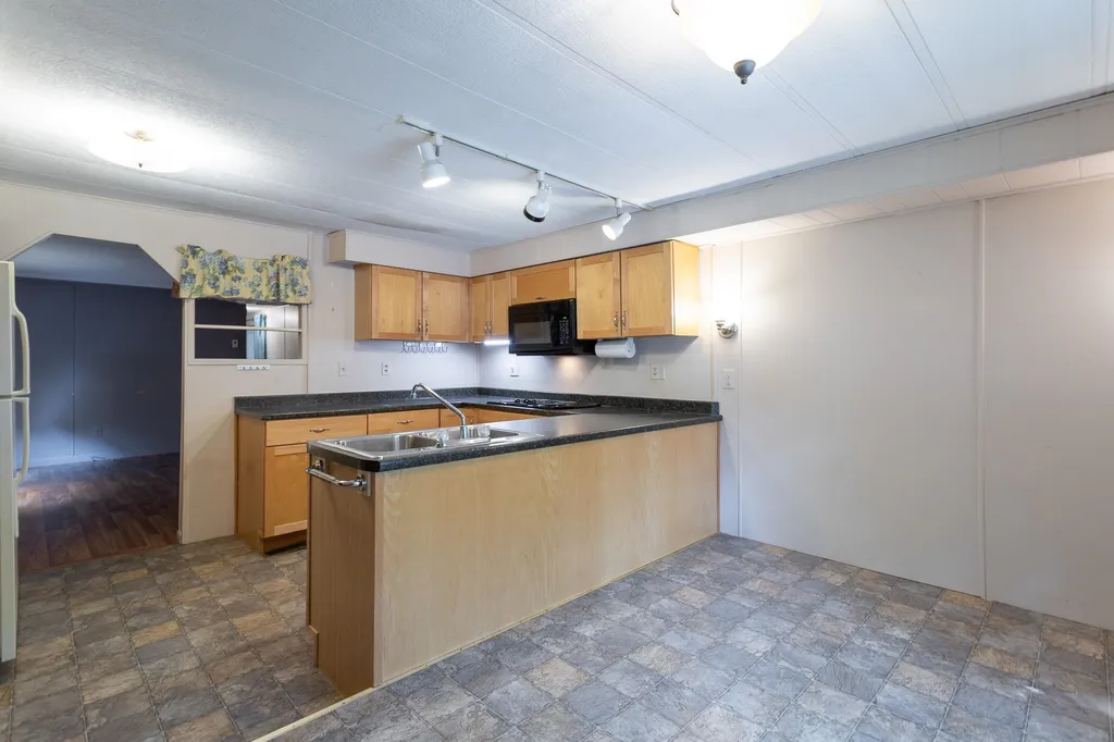 67 Hemlock Haven Hampton NH 03842