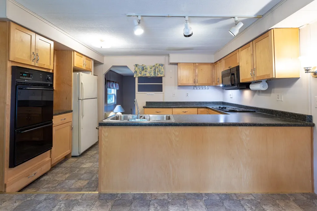 67 Hemlock Haven Hampton NH 03842