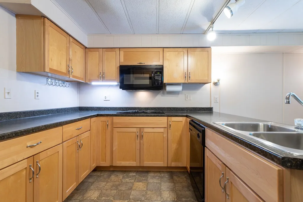 67 Hemlock Haven Hampton NH 03842