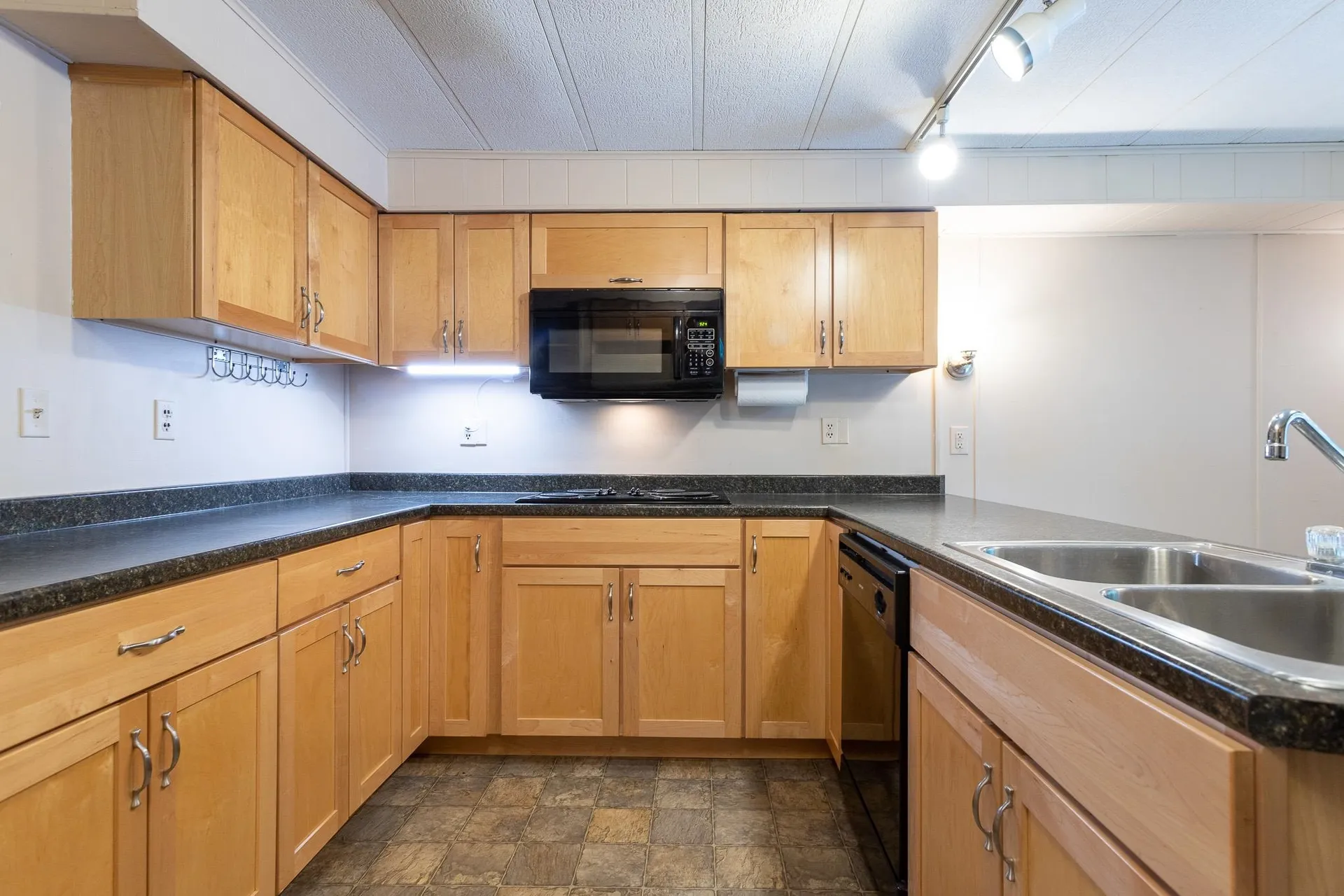 67 Hemlock Haven Hampton NH 03842