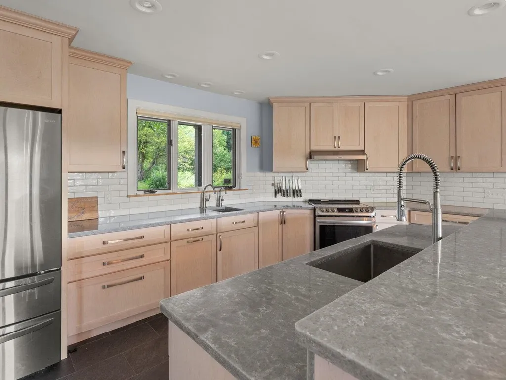 1702 Leavensworth Road Hinesburg VT 05461