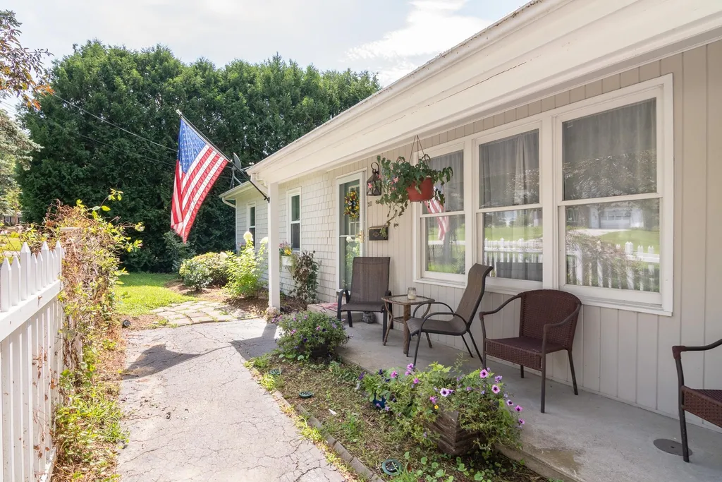 211 Lynnewood Road Laconia NH 03246