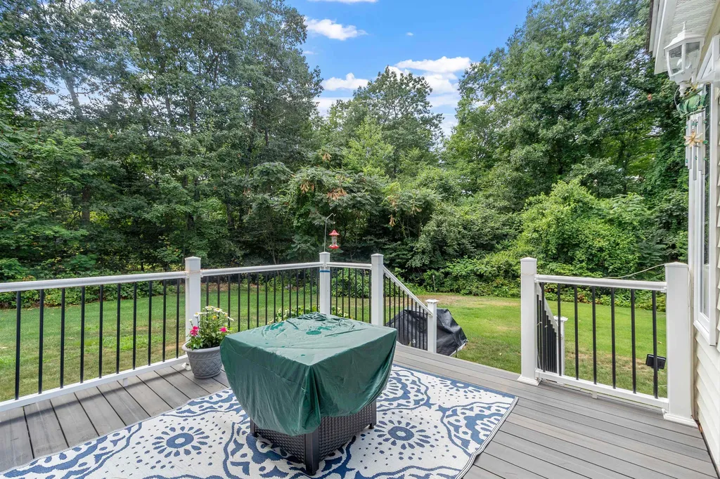 11 Diamond Drive Derry NH 03038