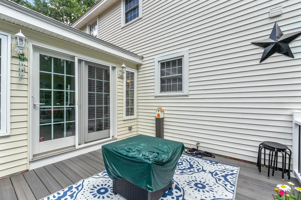 11 Diamond Drive Derry NH 03038
