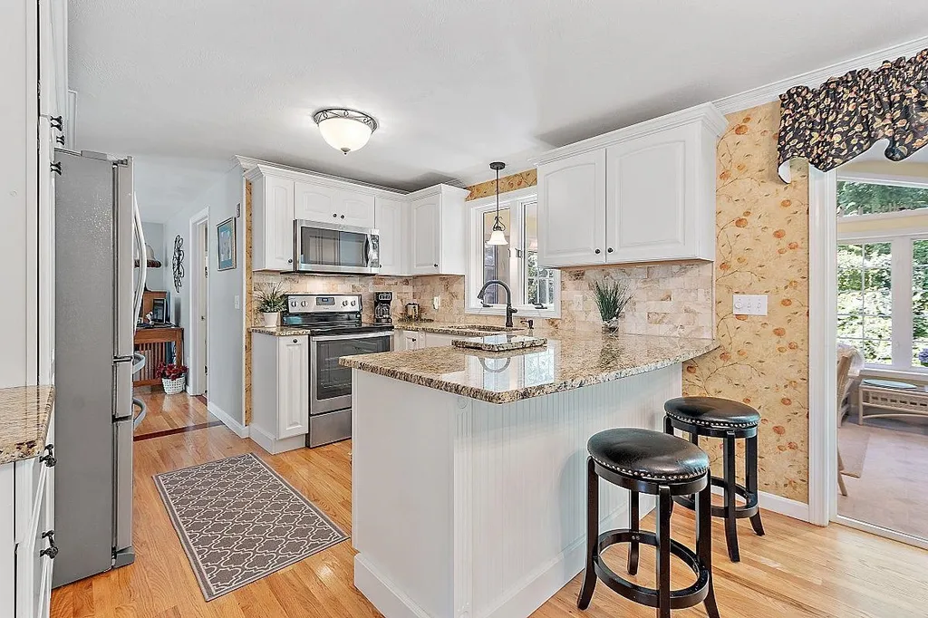 11 Diamond Drive Derry NH 03038