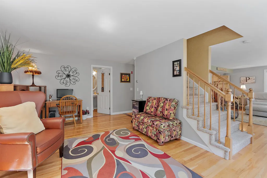 11 Diamond Drive Derry NH 03038