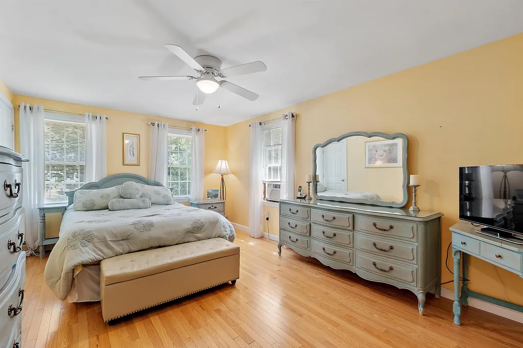 11 Diamond Drive Derry NH 03038
