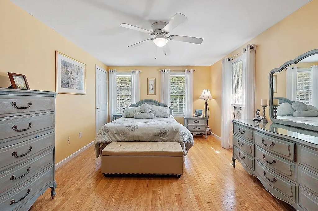 11 Diamond Drive Derry NH 03038