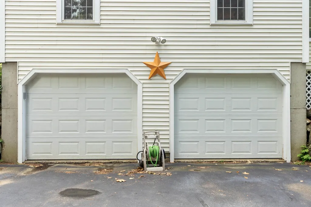 11 Diamond Drive Derry NH 03038