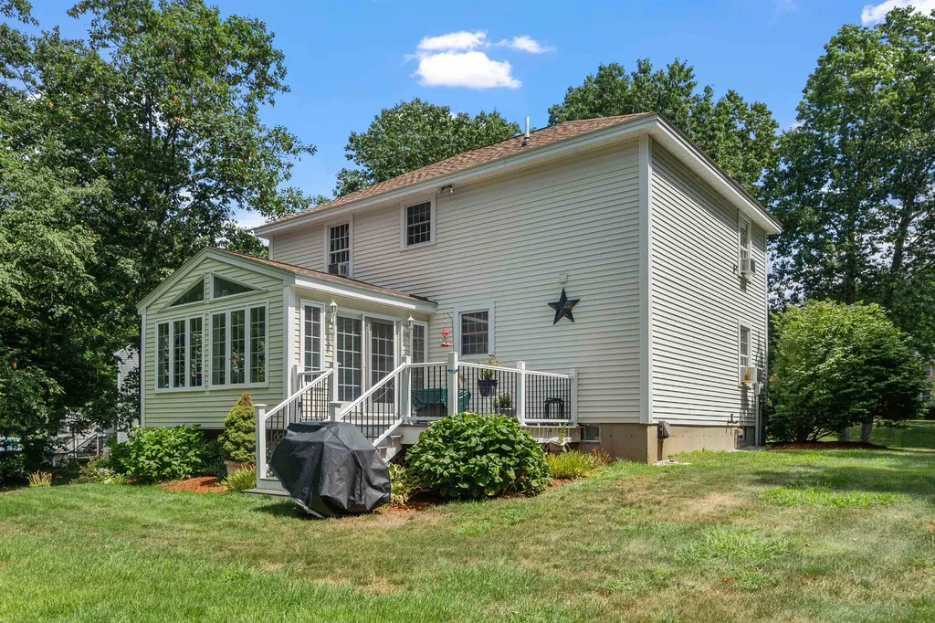 11 Diamond Drive Derry NH 03038