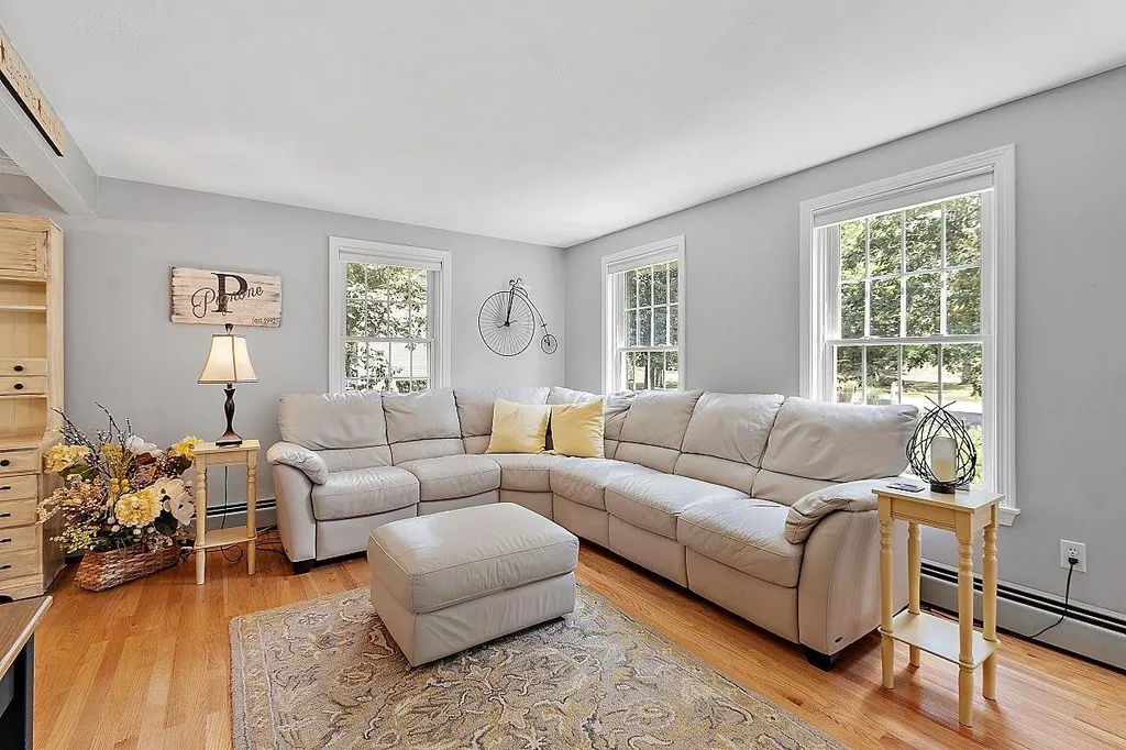 11 Diamond Drive Derry NH 03038