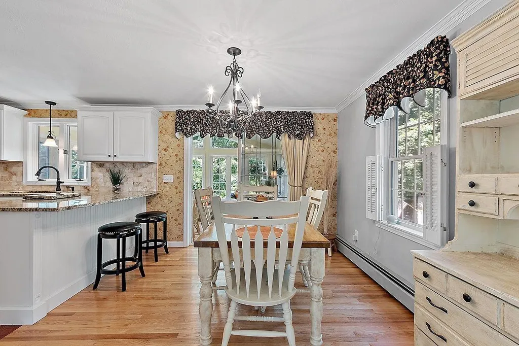 11 Diamond Drive Derry NH 03038