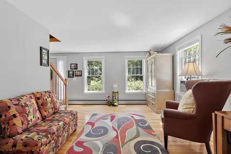 11 Diamond Drive Derry NH 03038