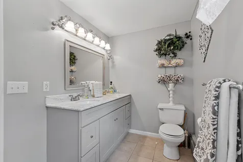 11 Diamond Drive Derry NH 03038