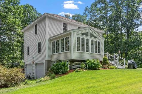 11 Diamond Drive Derry NH 03038