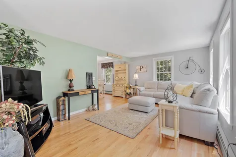 11 Diamond Drive Derry NH 03038