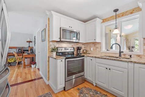 11 Diamond Drive Derry NH 03038