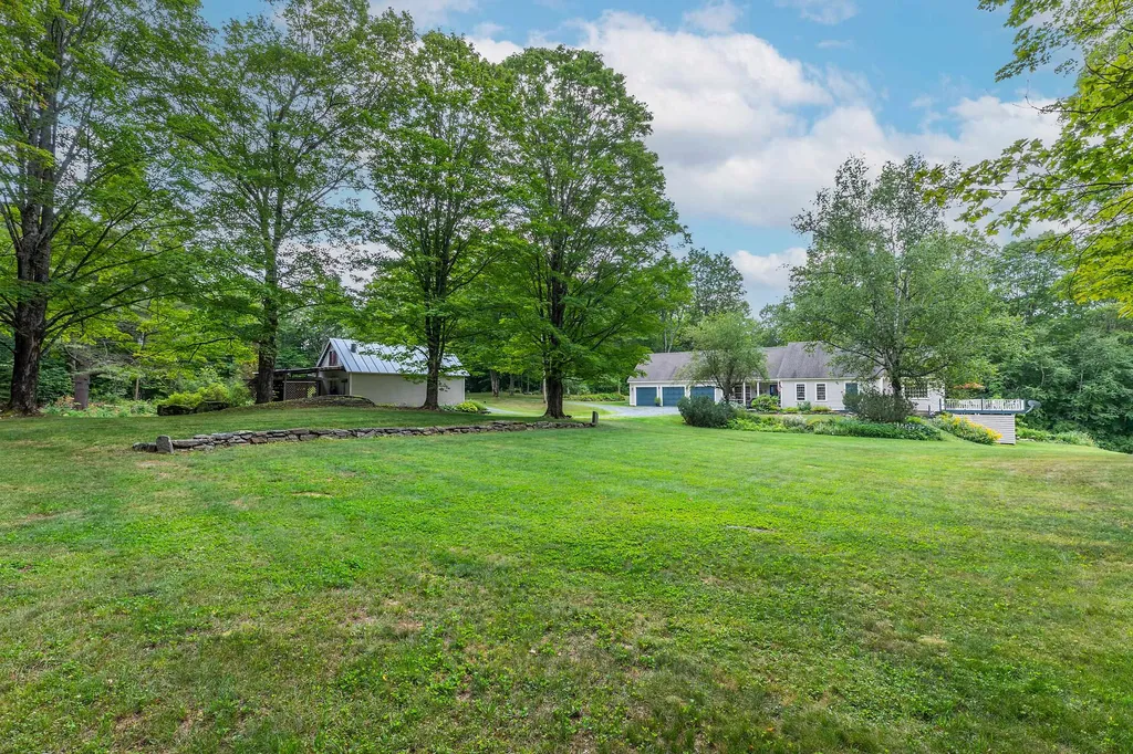 731 South Perry Road Barnard VT 05031